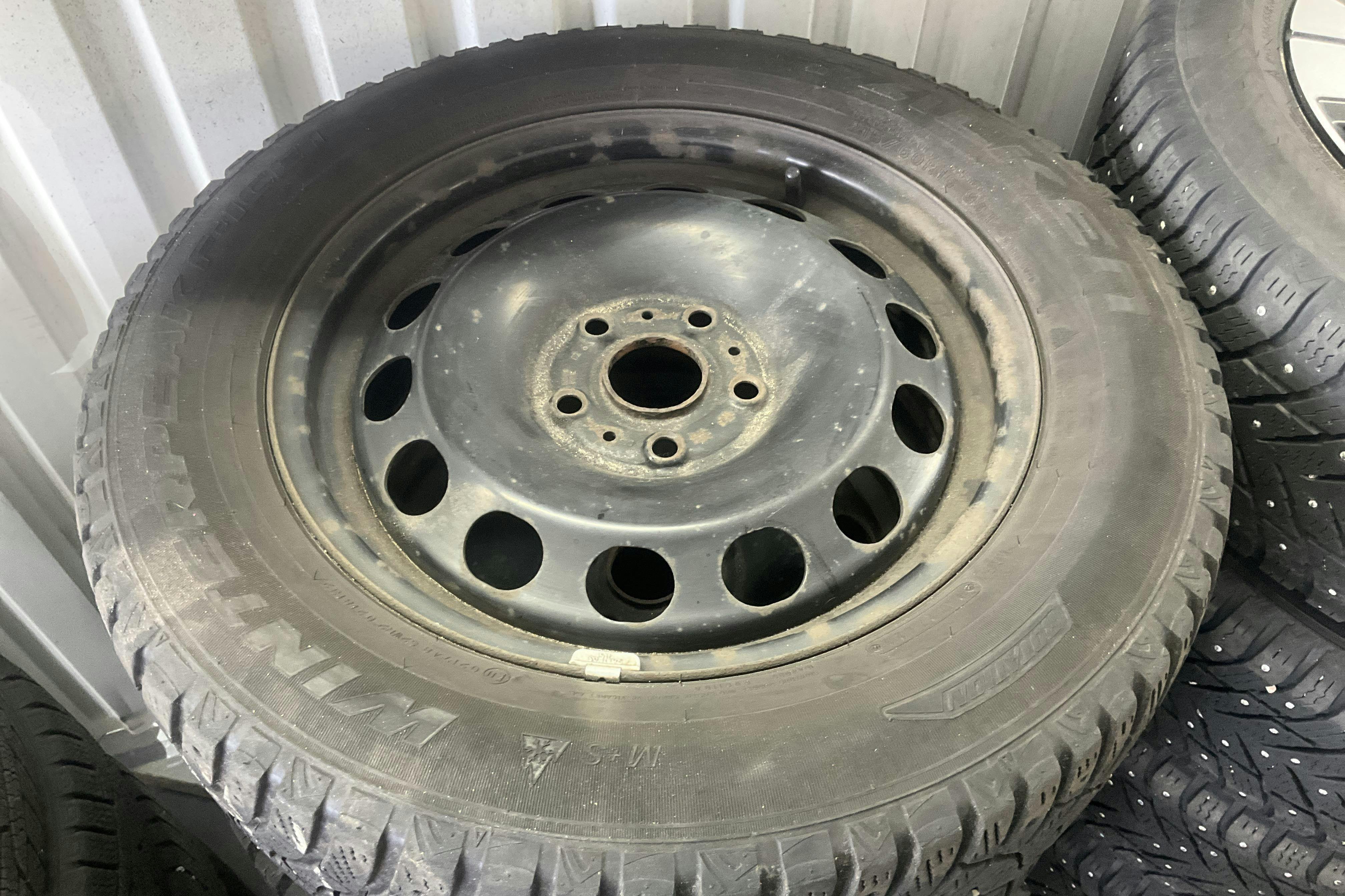 Vehicle Image 12