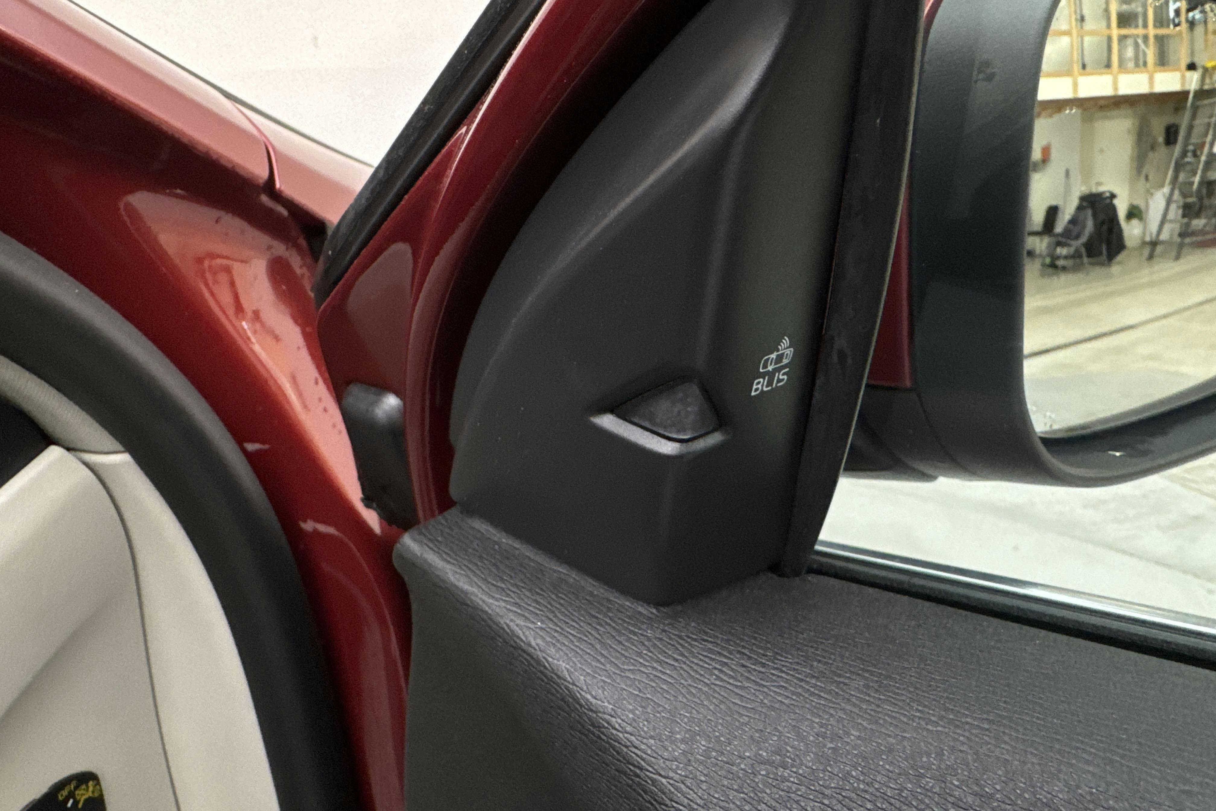 Vehicle Image 13