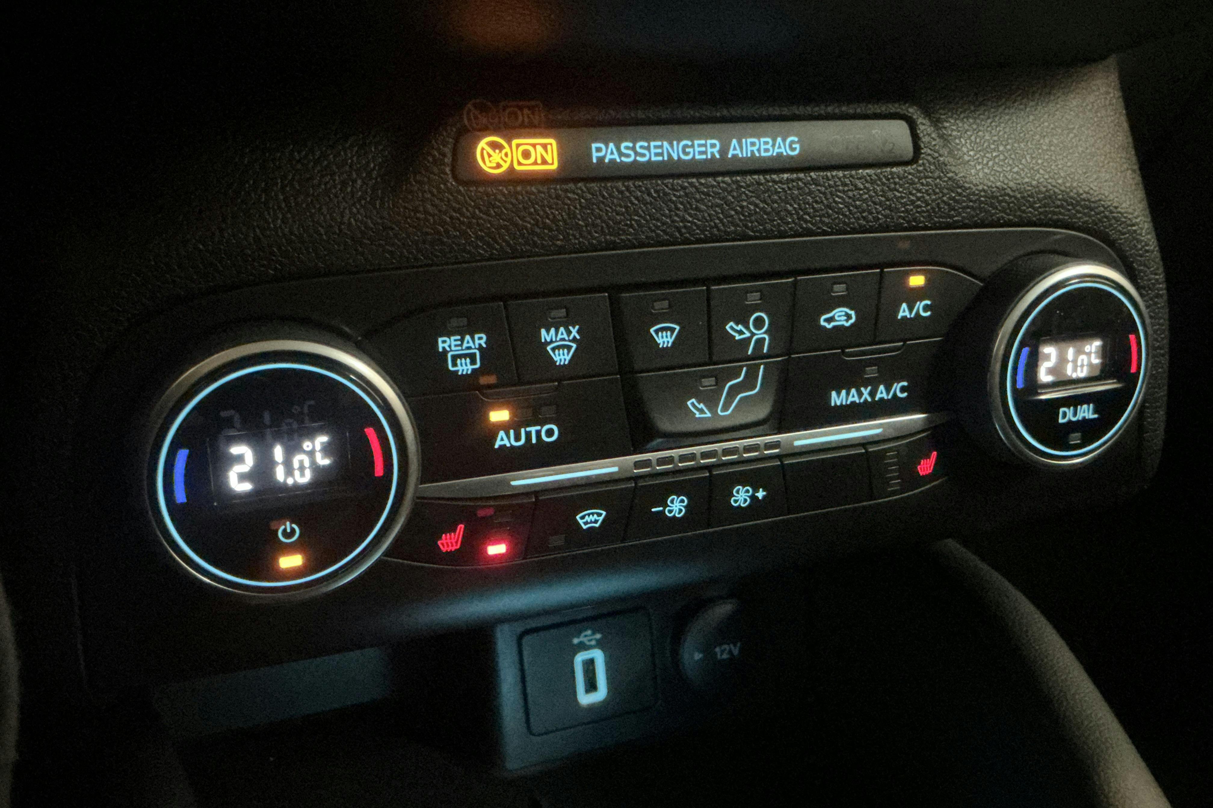 Vehicle Image 12