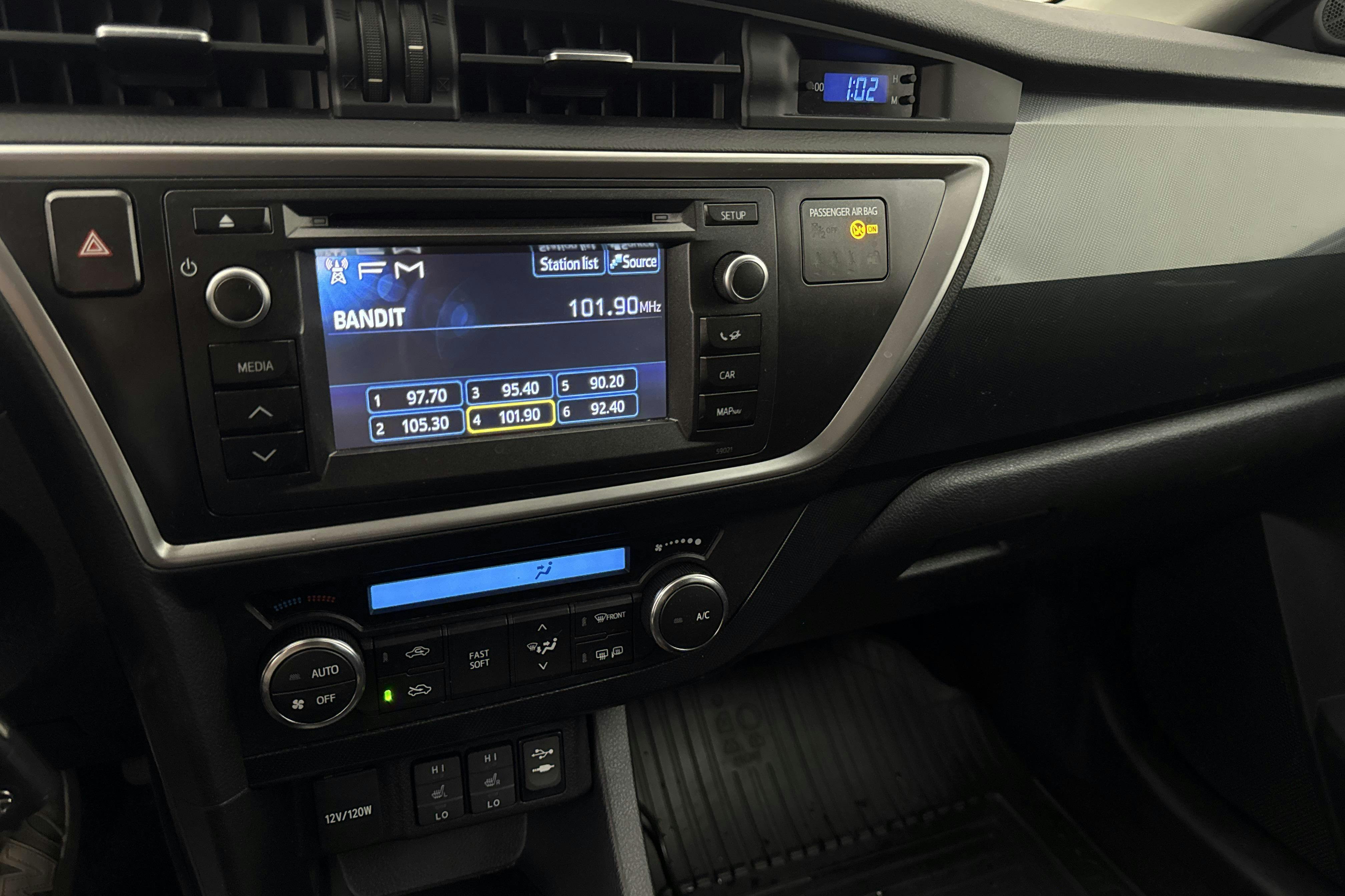 Vehicle Image 12