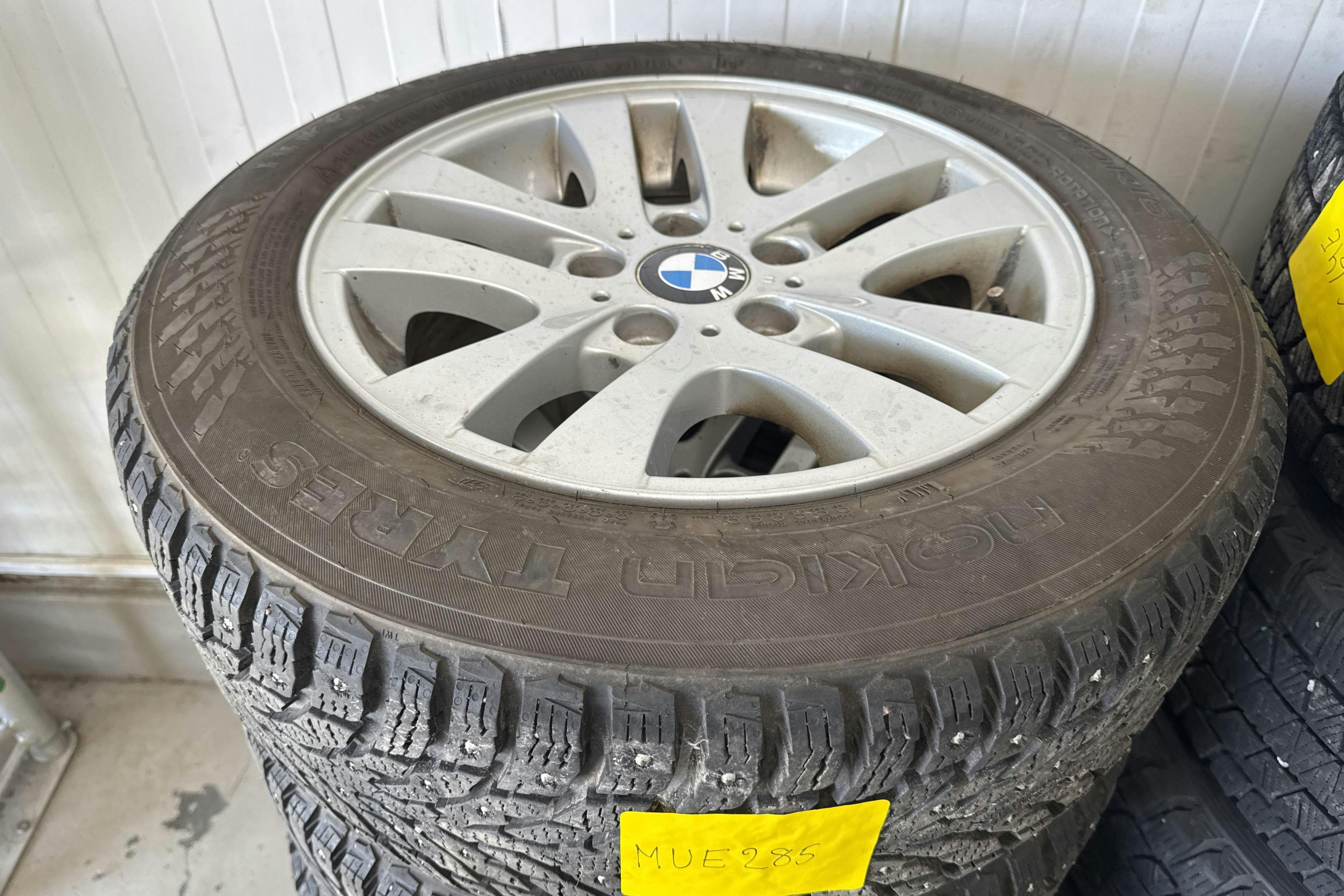 Vehicle Image 16
