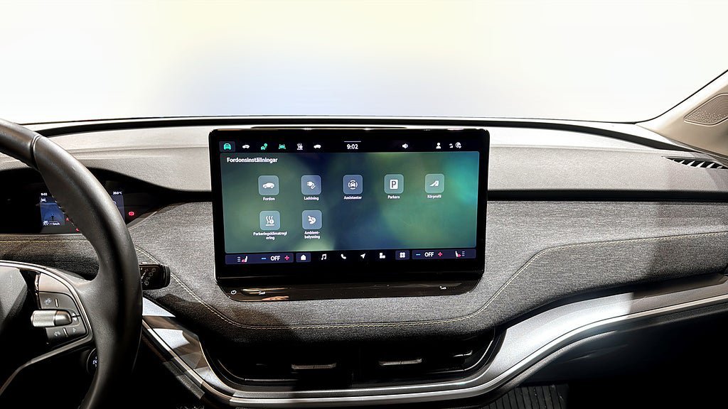 Vehicle Image 9