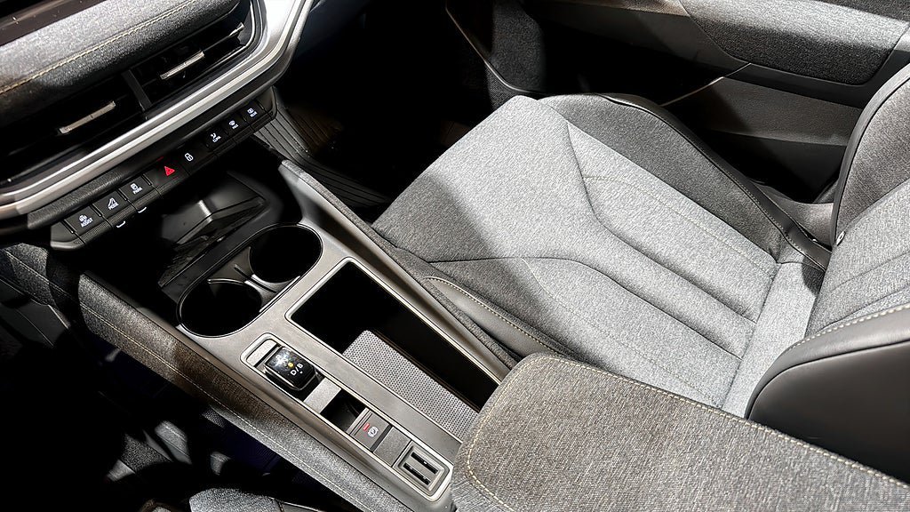 Vehicle Image 16