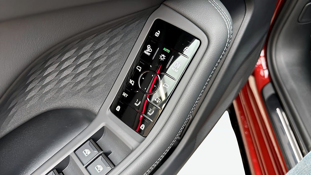 Vehicle Image 18