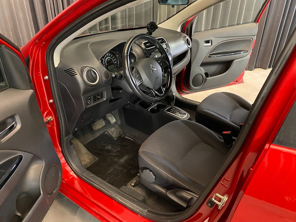 Vehicle Image 11