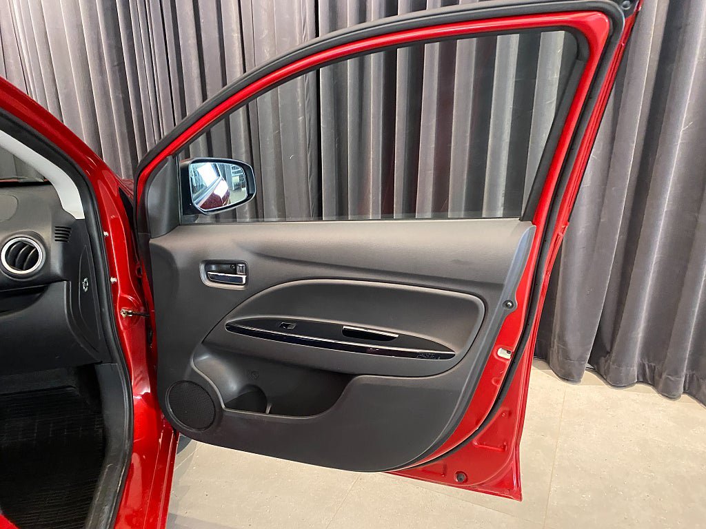 Vehicle Image 15
