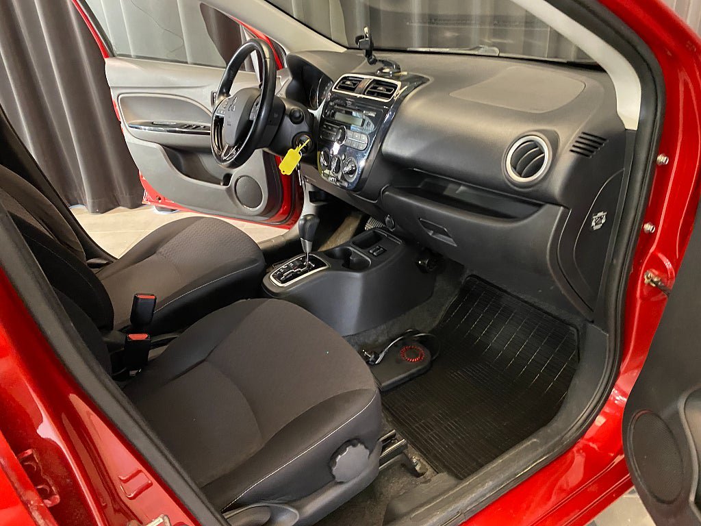 Vehicle Image 16