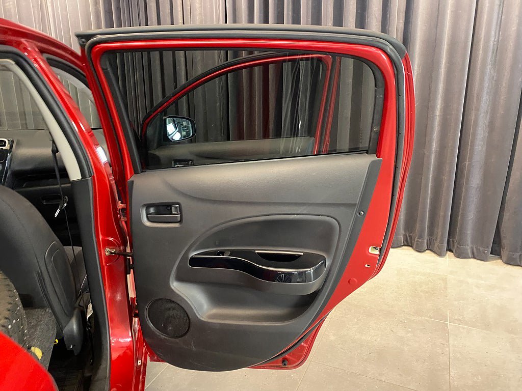 Vehicle Image 18