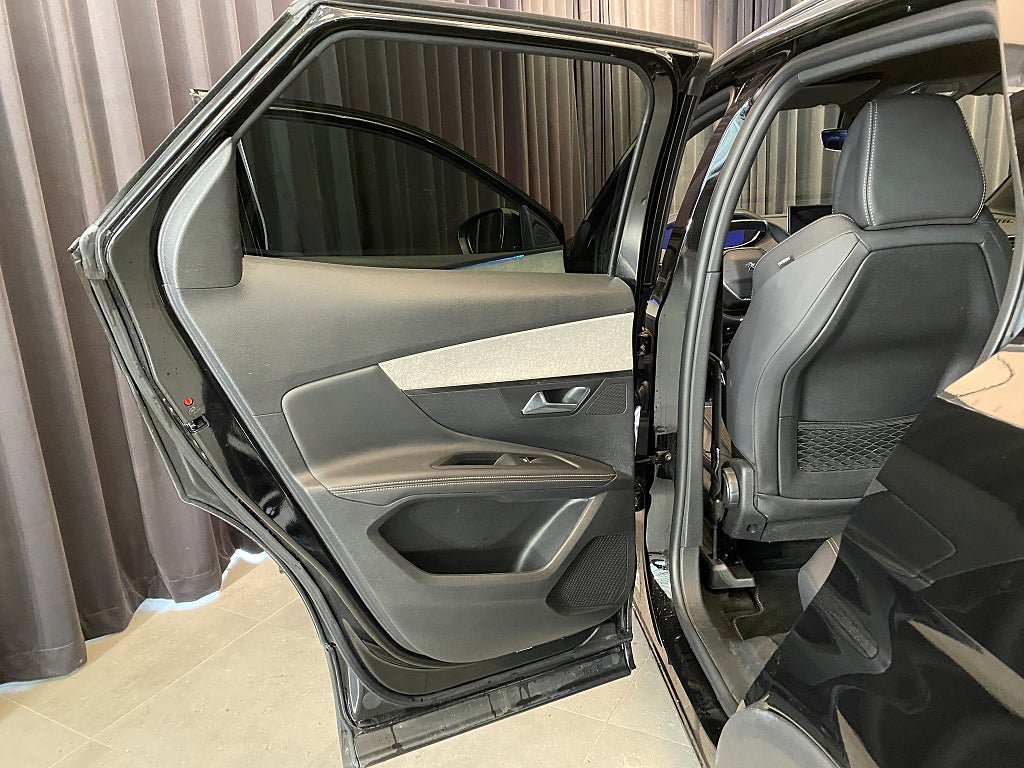 Vehicle Image 28