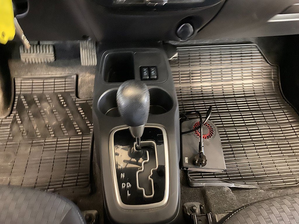 Vehicle Image 23