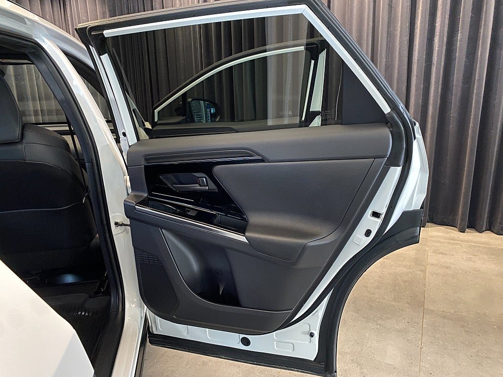 Vehicle Image 36