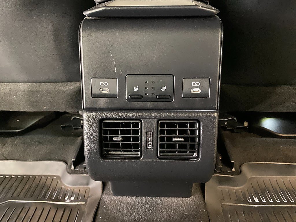 Vehicle Image 38