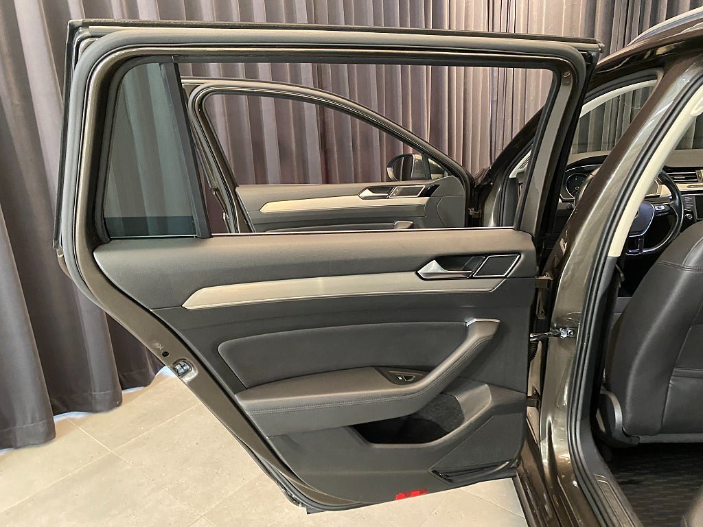 Vehicle Image 38