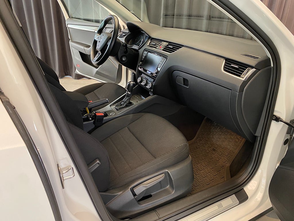 Vehicle Image 45