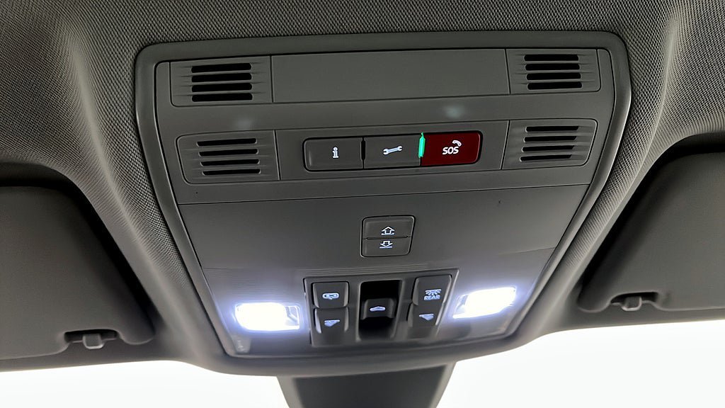 Vehicle Image 25