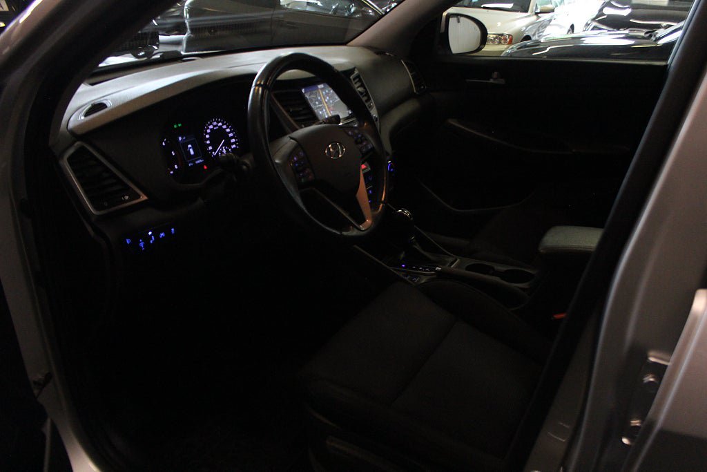 Vehicle Image 21