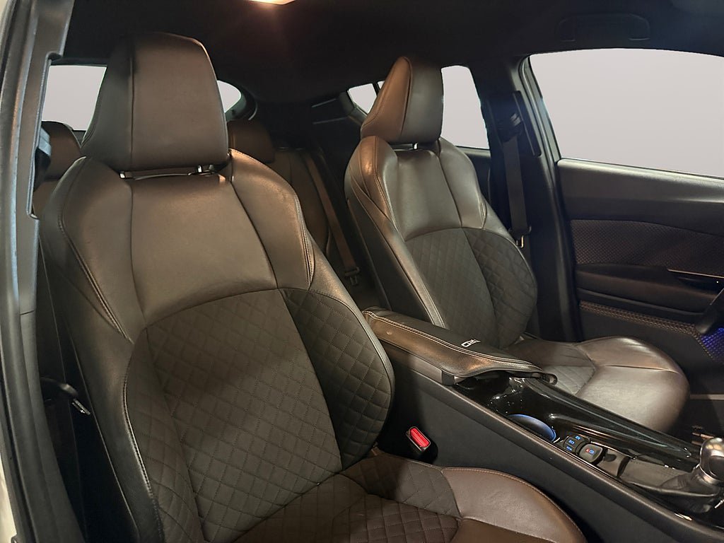 Vehicle Image 11