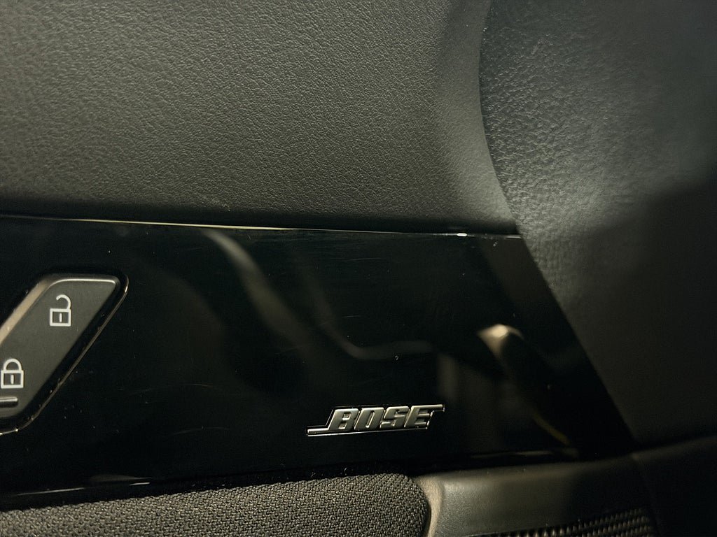 Vehicle Image 27