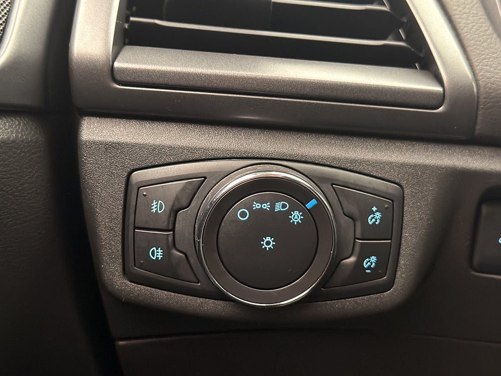 Vehicle Image 28