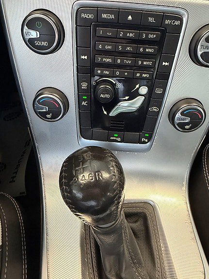 Vehicle Image 28