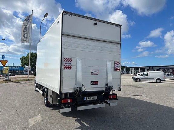 Vehicle Image 26
