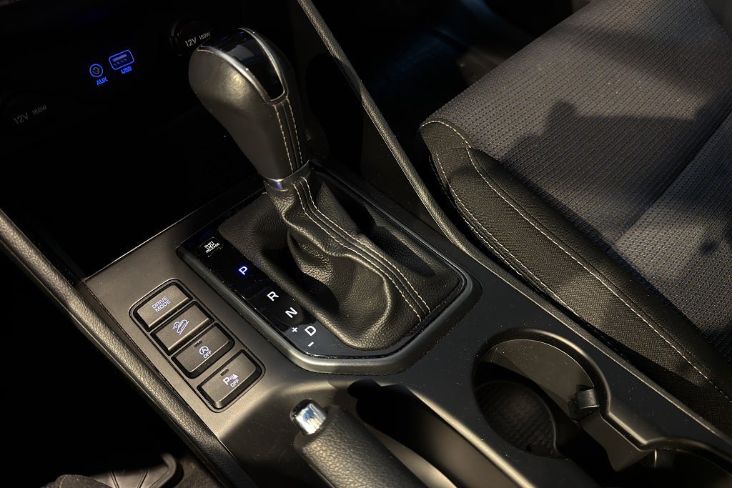 Vehicle Image 16