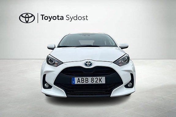 Vehicle Image 6