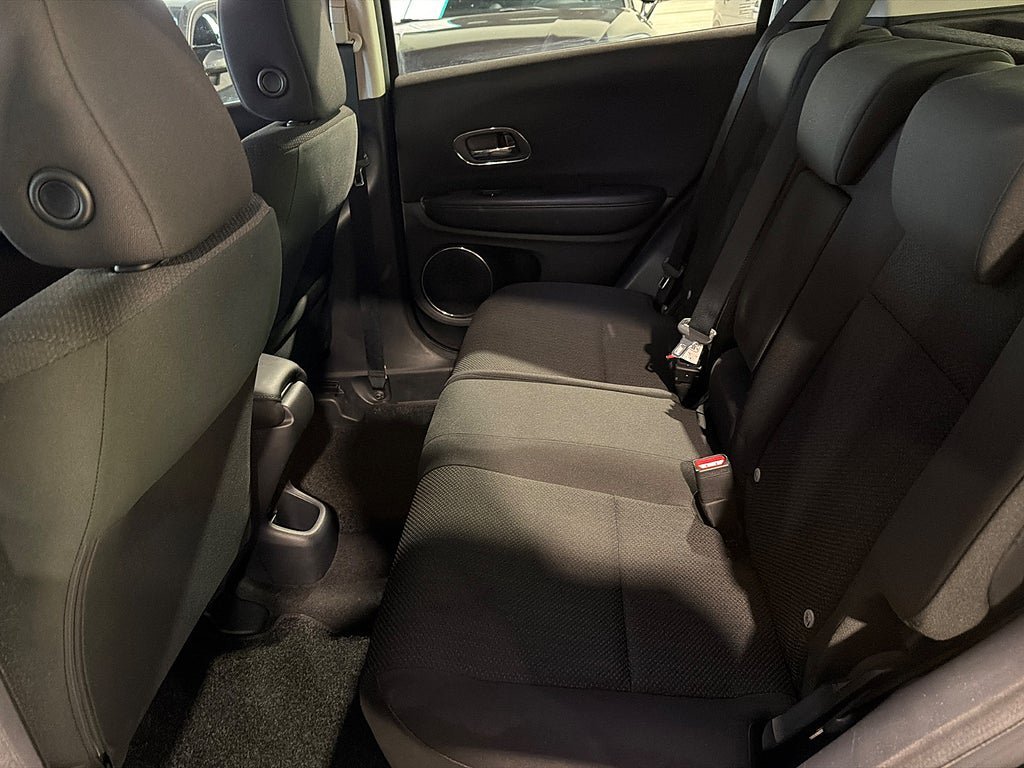 Vehicle Image 18