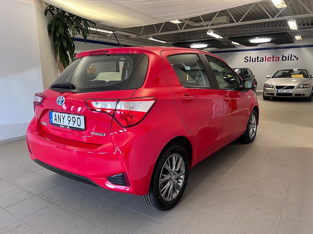Vehicle Image 8
