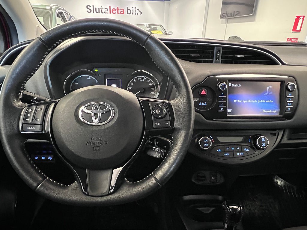 Vehicle Image 16