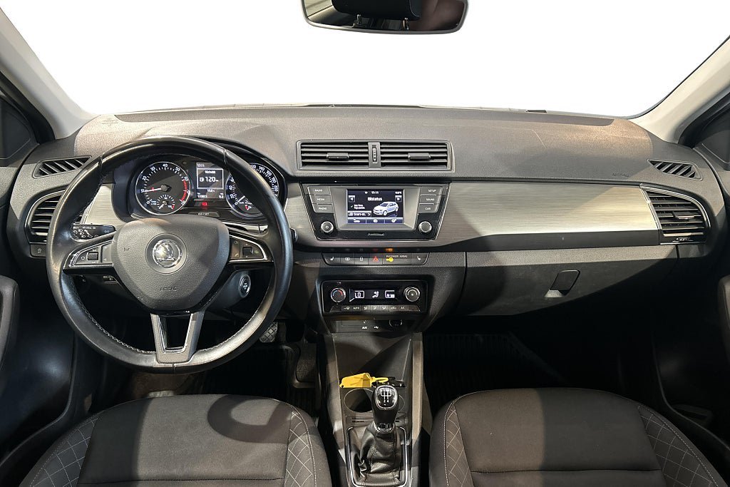 Vehicle Image 12