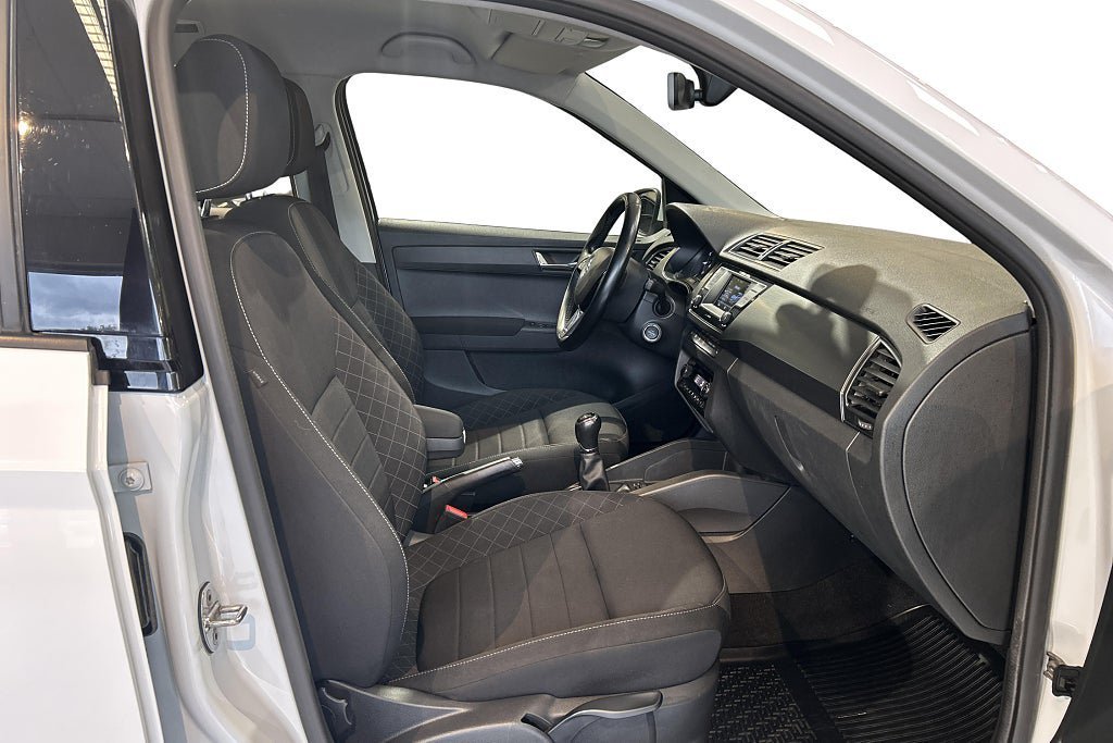 Vehicle Image 16