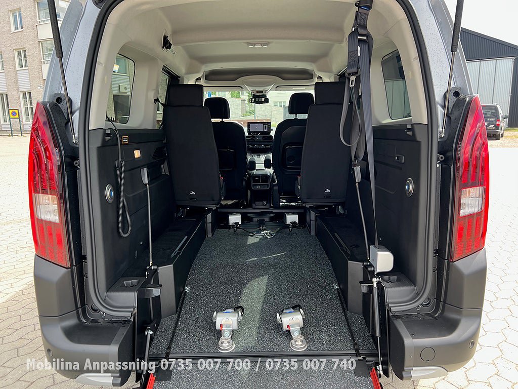 Vehicle Image 17