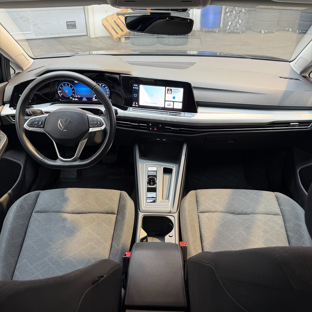 Vehicle Image 9