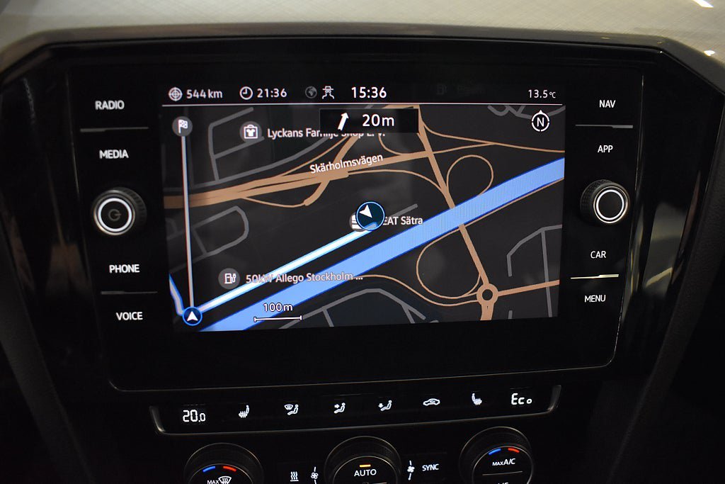 Vehicle Image 12