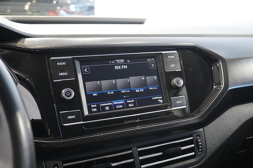 Vehicle Image 17