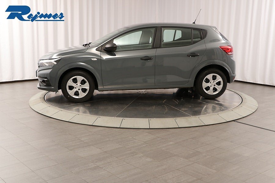 Vehicle Image 3
