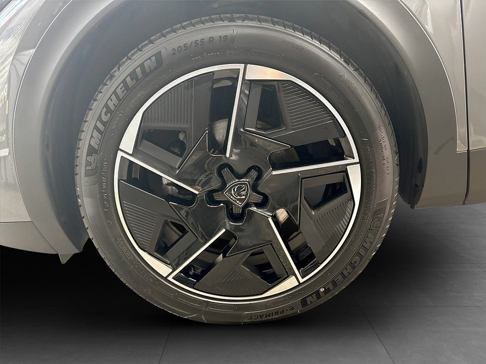 Vehicle Image 17
