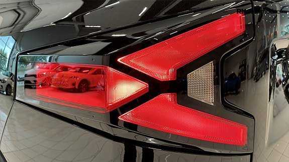Vehicle Image 23
