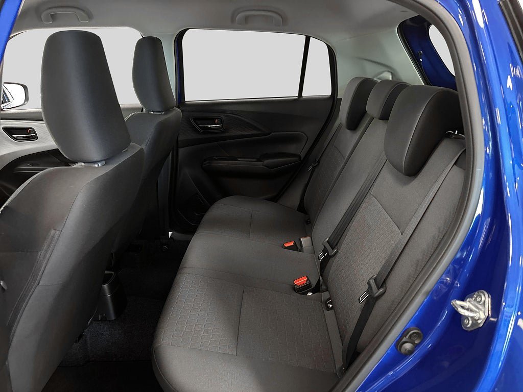 Vehicle Image 9