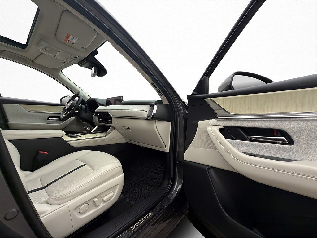 Vehicle Image 23