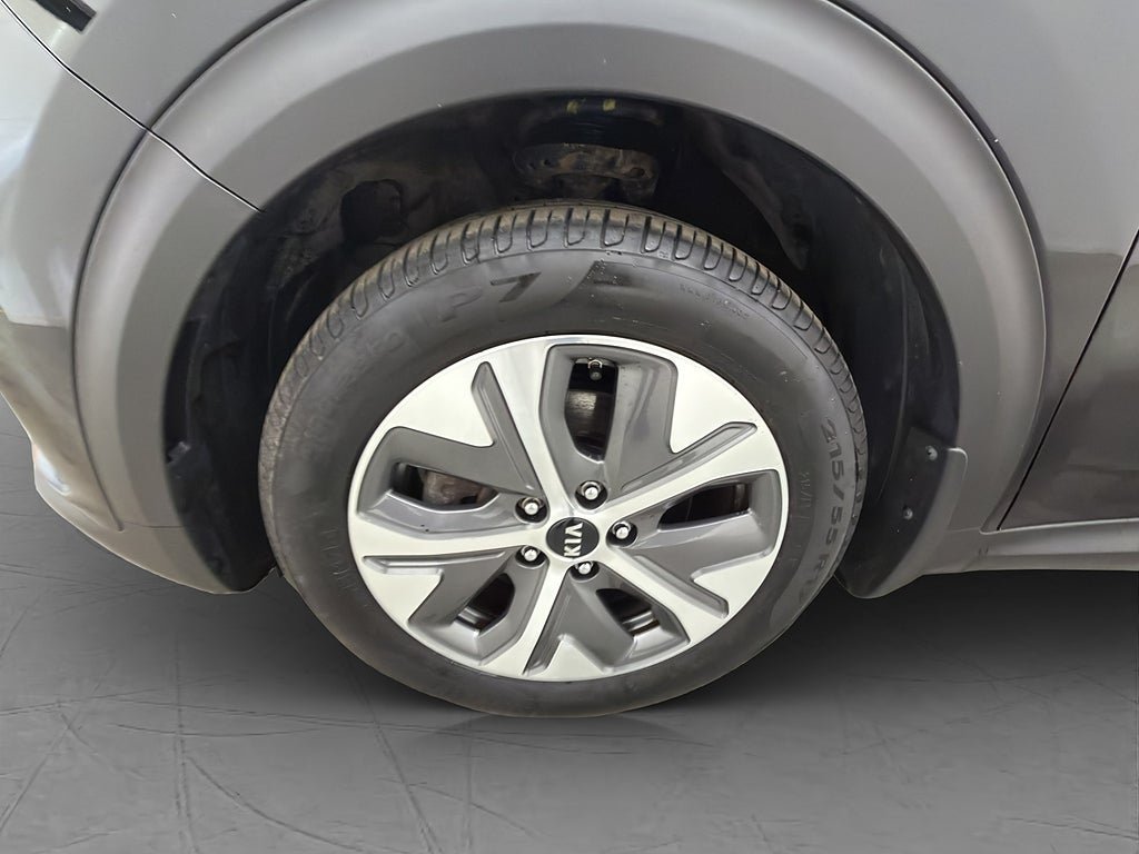 Vehicle Image 32