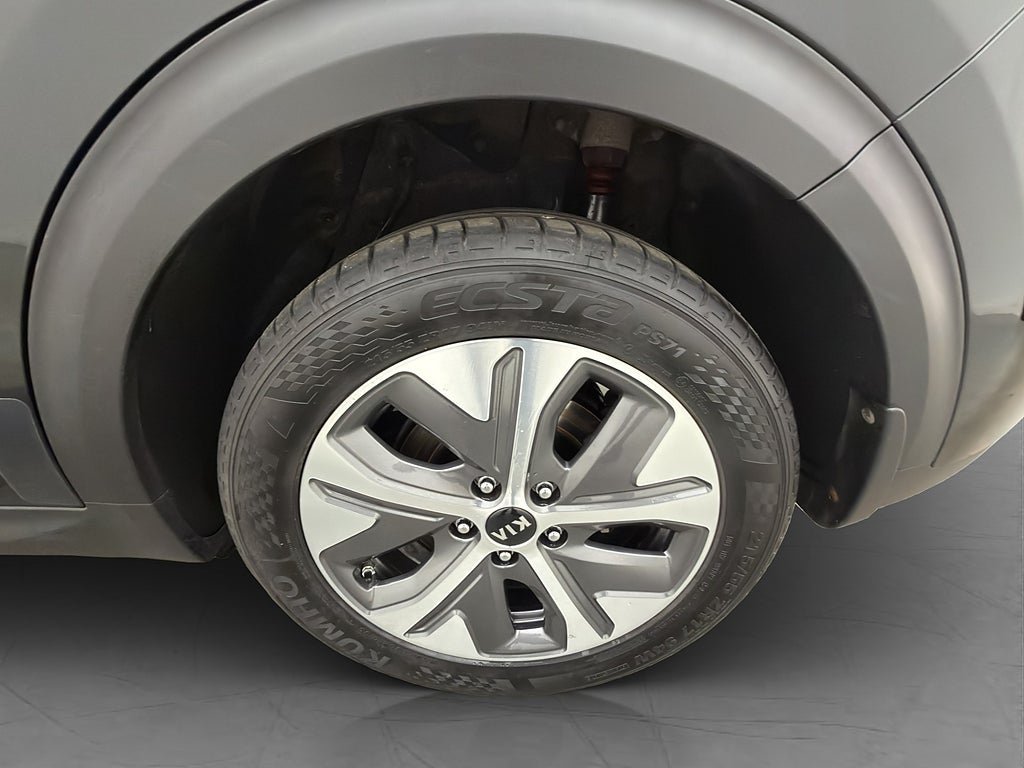Vehicle Image 33