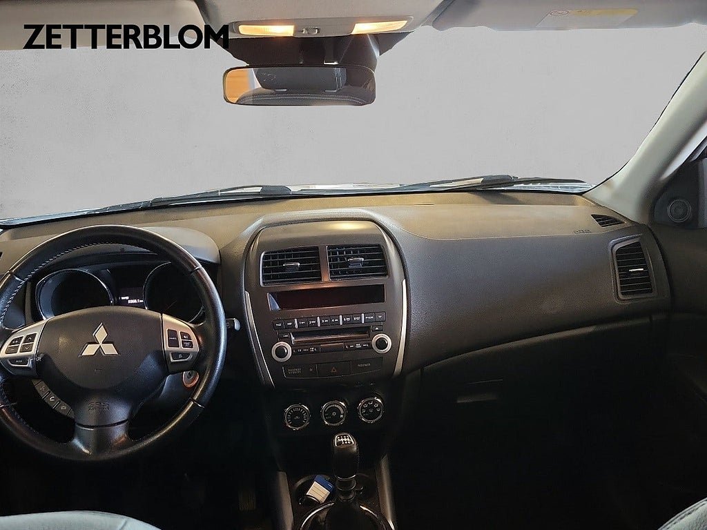 Vehicle Image 10