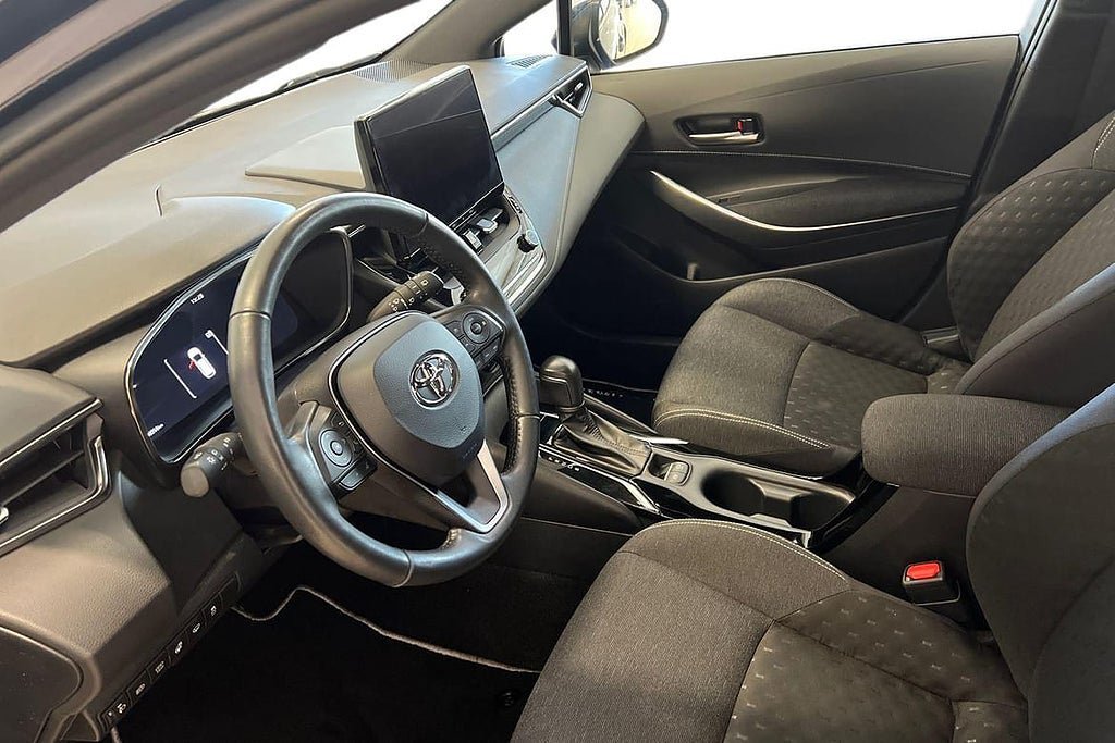 Vehicle Image 12