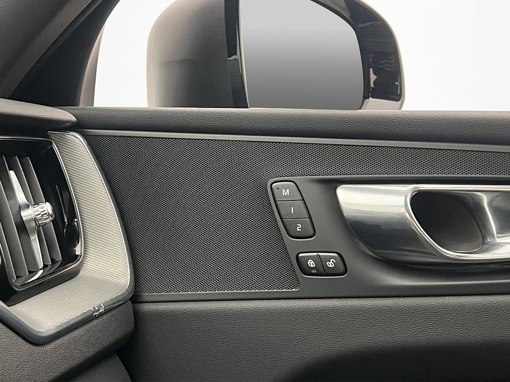Vehicle Image 29
