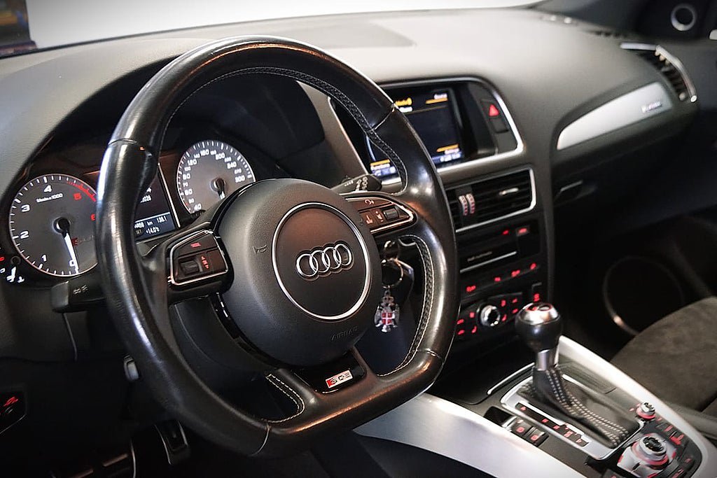 Vehicle Image 9