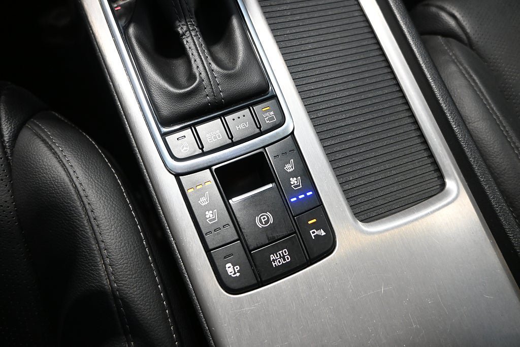 Vehicle Image 24