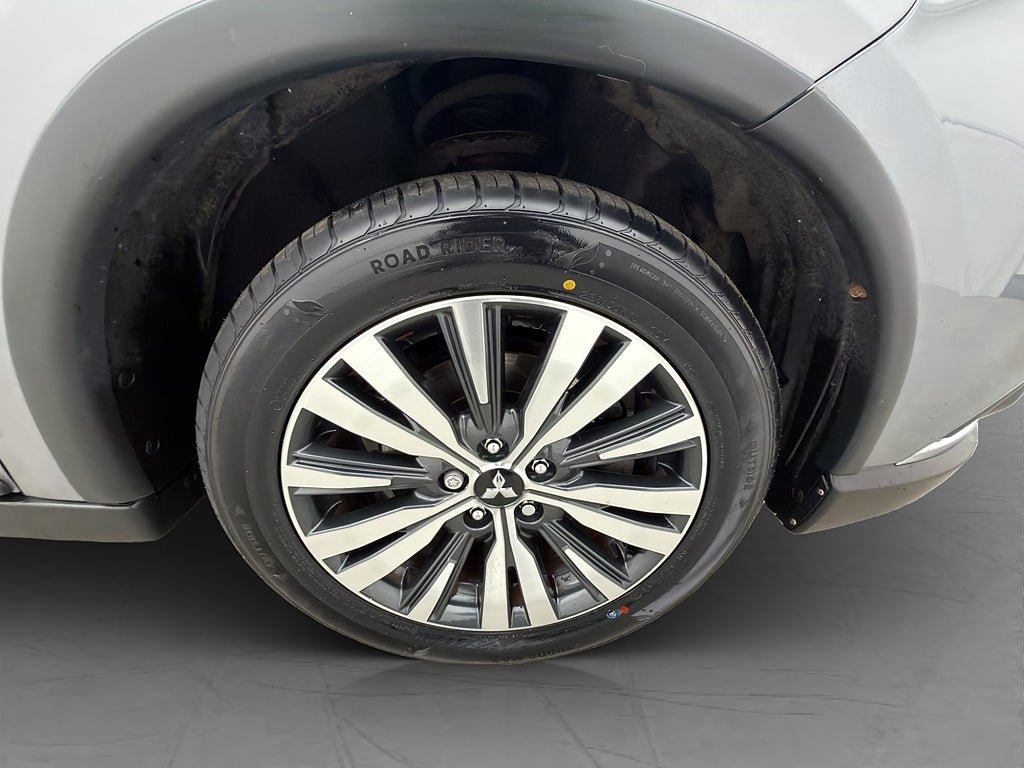 Vehicle Image 33