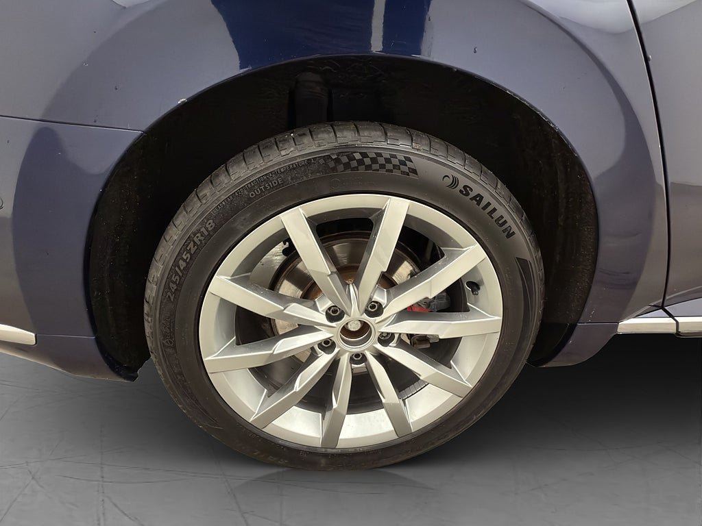 Vehicle Image 33